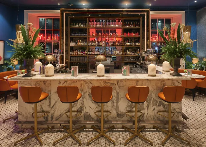 Hotel mit Pool: Tigerlily